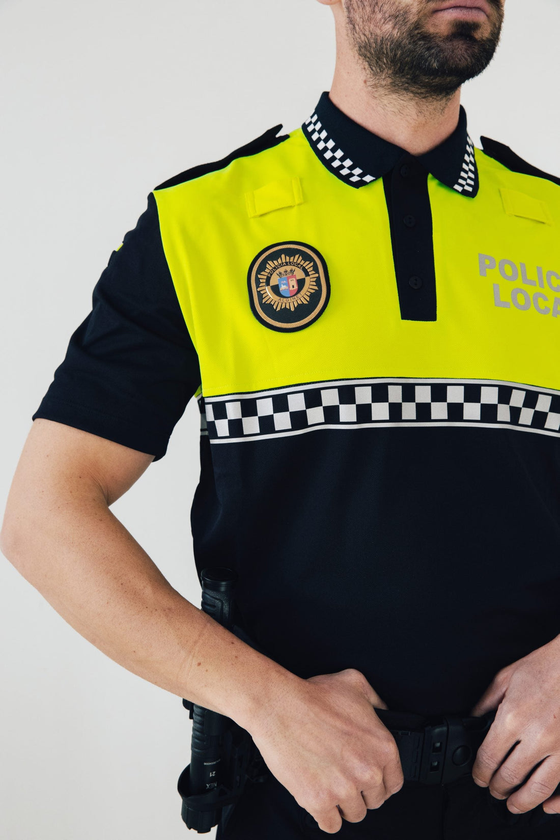 Polo de verano para Policía Local: Comodidad, funcionalidad y estilo